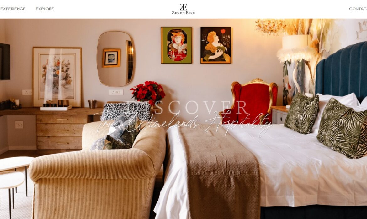 Zeven Eike Homestead: Luxurious bedroom with plush bedding and elegant decor
